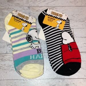 Peanuts Snoopy the Dog No-Shows Sock Set
